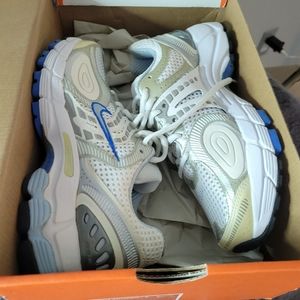 New in box Unworn/Unused Nike Zoom Vomero +2 Womens size 7 Rare series
